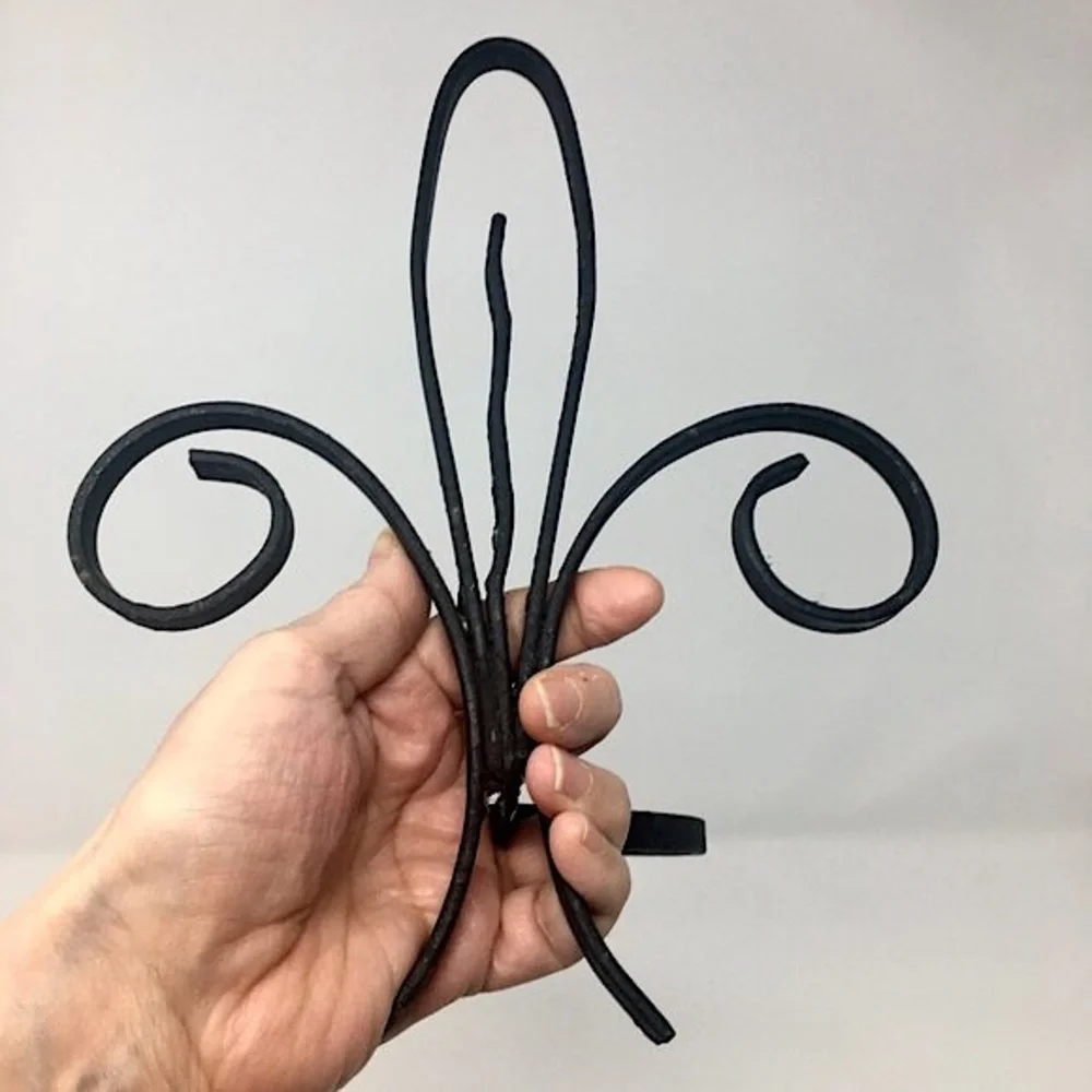 Vintage Black Wrought Iron Fleur De Lis Decorative Wall Mount Flower Pot Holder